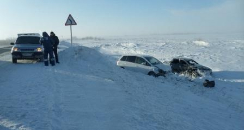 В Соль-Илецком районе столкнулись три автомобиля