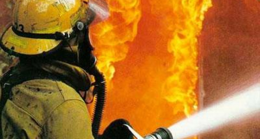 В Бузулуке произошел пожар на складе химических реагентов