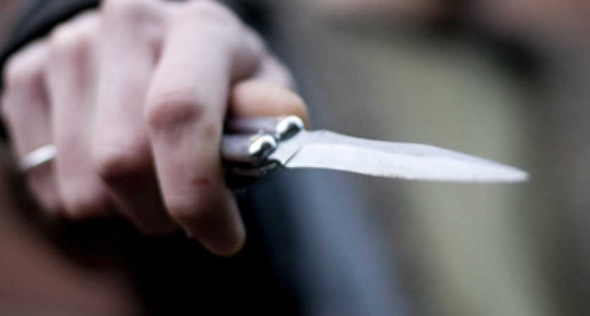 В Оренбурге рецидивист обокрал пенсионера, угрожая ему ножом