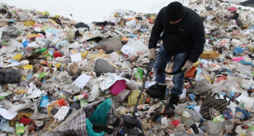 В Оренбурге на свалке в дорожной сумке обнаружили тело мужчины