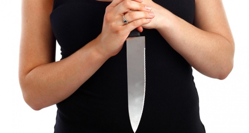 В Бузулуке 46-летняя женщина ударила своего сожителя ножом