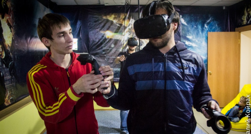 25 сентября оренбургские блоггеры посетили клуб виртуальной реальности