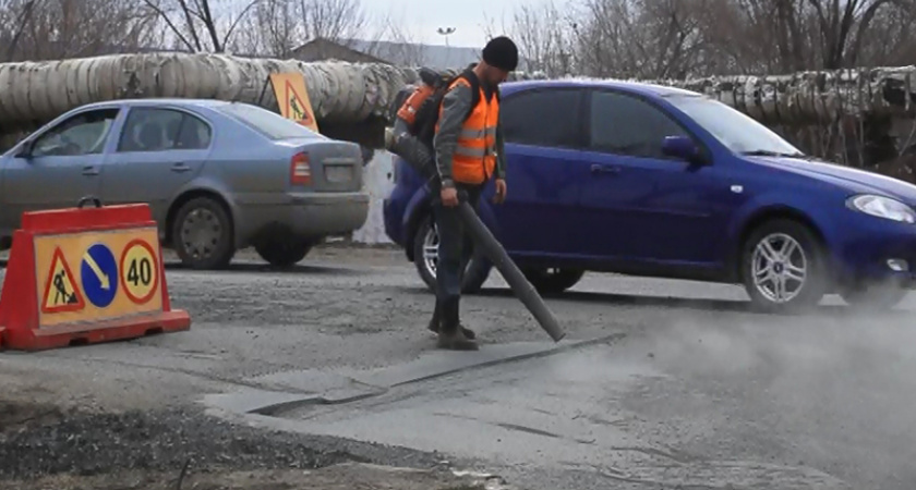 В Оренбурге начинается ямочный ремонт дорог. В порядок приведут 20 улиц