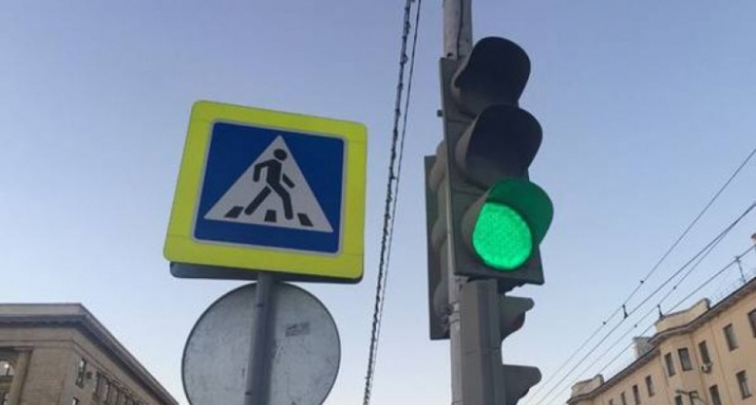 Следи за знаками. В Оренбурге за неделю отремонтировали 6 светофоров