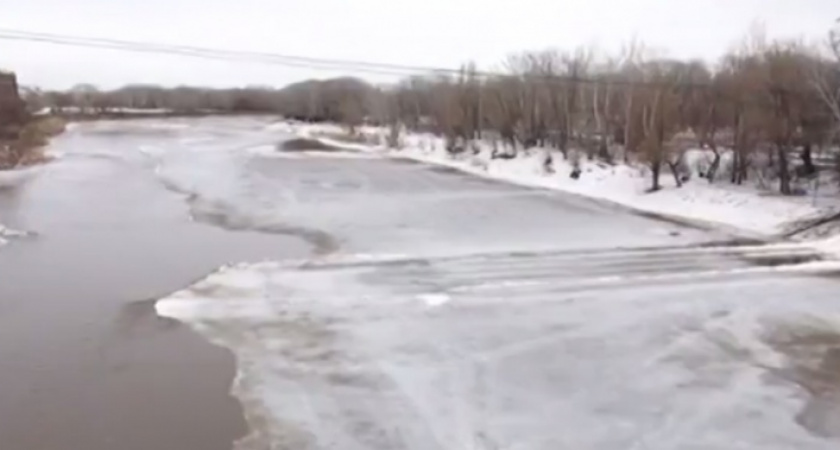 Реки поднимаются. Не смотря на морозную погоду, уровень талой воды растет - ГТРК "Оренбург"
