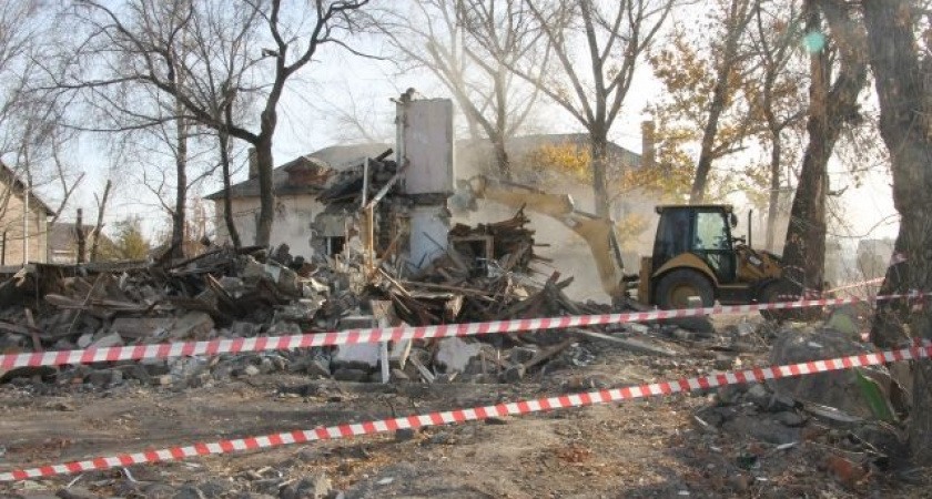 Под снос. До конца года в центре Оренбурга демонтируют 37 аварийных домов