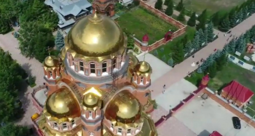 Над куполами. Саракташский храм с высоты птичьего полета, видео Дениса Никифорова