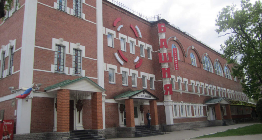 В Оренбурге на Советской обрушился балкон исторического здания