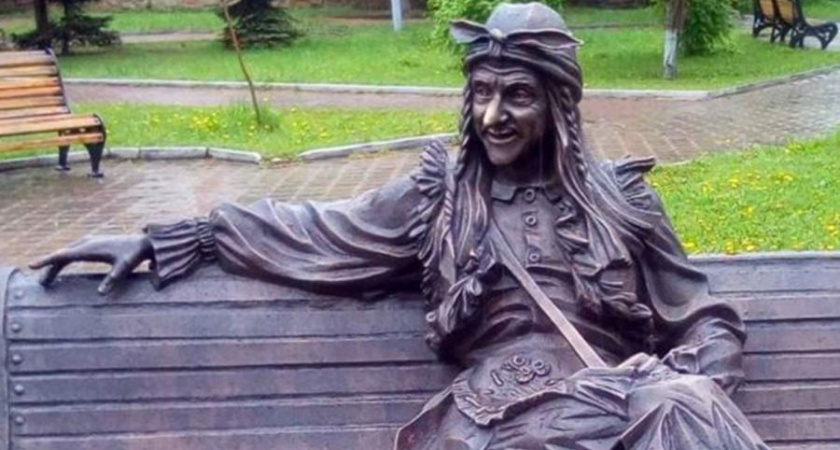 В Оренбурге может появиться «Баба Яга на скамейке» 
