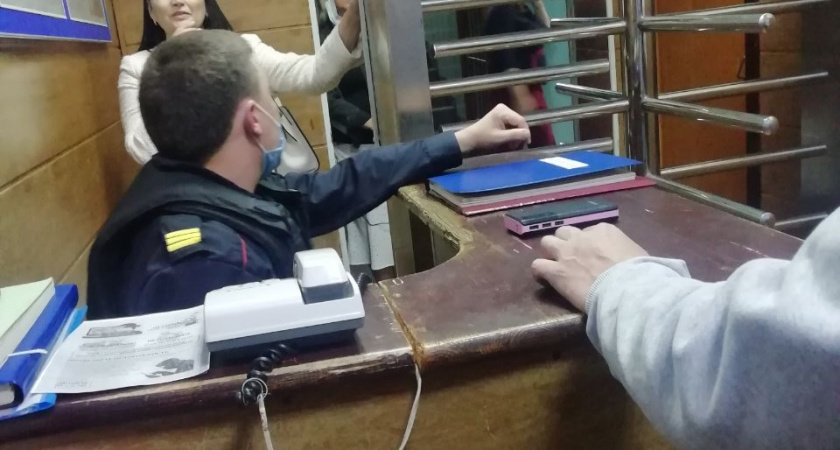 В Оренбурге задержали кандидата в депутаты Заксобрания Елену Пичужкину