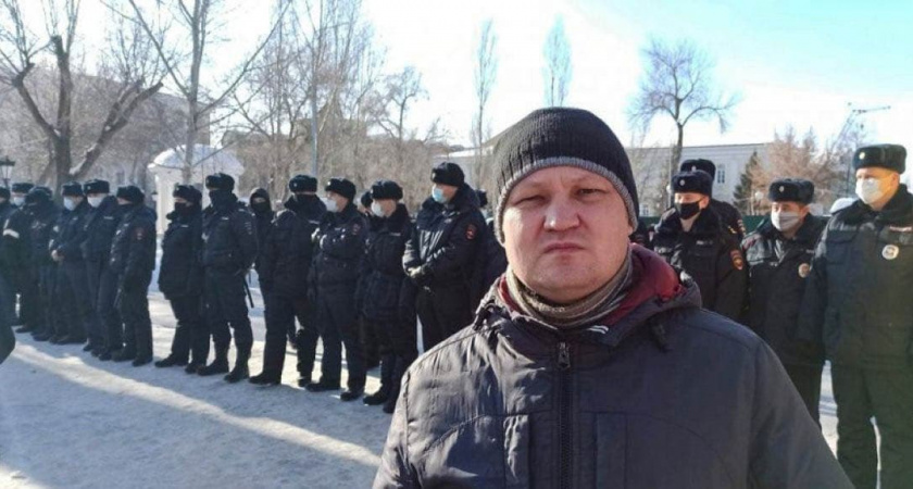 Суд назначил компенсацию 5 тысяч рублей Тимуру Рахматулину за незаконное задержание на митинге в поддержку Навального