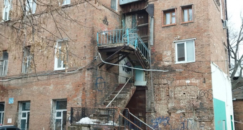 Мэрия Оренбурга проверит дом в центре города на аварийность по требованию прокуратуры