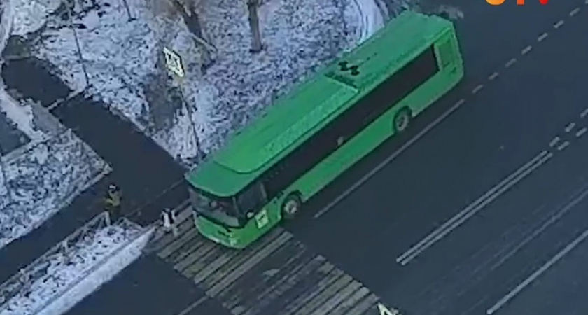 В Оренбурге водитель нового автобуса «ЛиАЗ» сбил пешехода на проспекте Победы