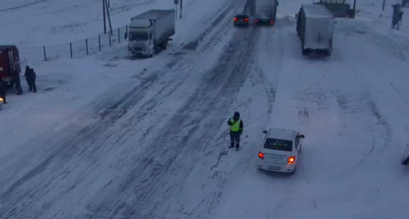 В Оренбургской области временно ограничено движение по трассам