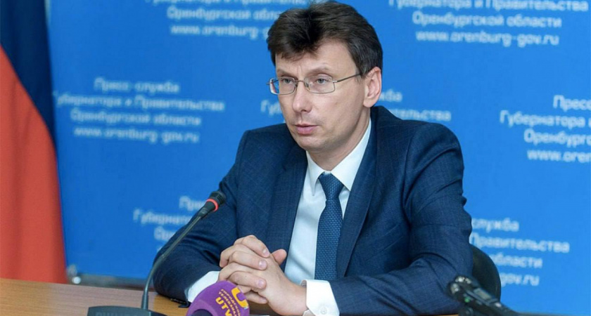 В правительстве Оренбургской области прокомментировал высказывания Алексея Пахомова о зарплатах учителей