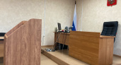 В Медногорске директору школы выписали штраф за некачественную мебель