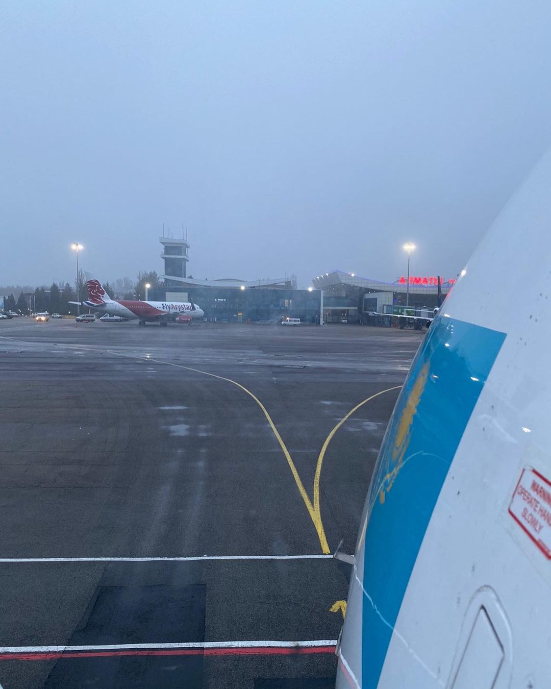 В аэропорту Алма-Аты застряли жители Оренбургской области