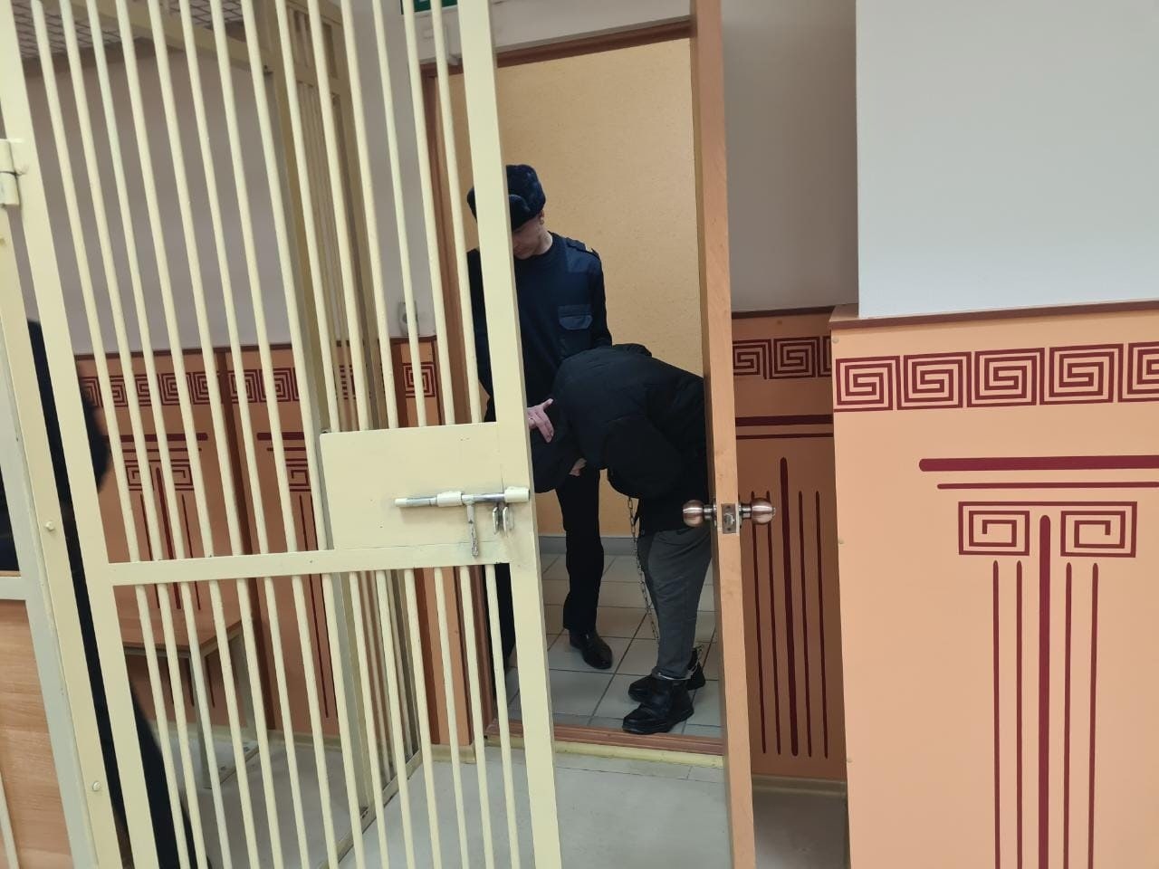 Обвиняемому в убийстве оренбургского врача-терапевта продлили арест