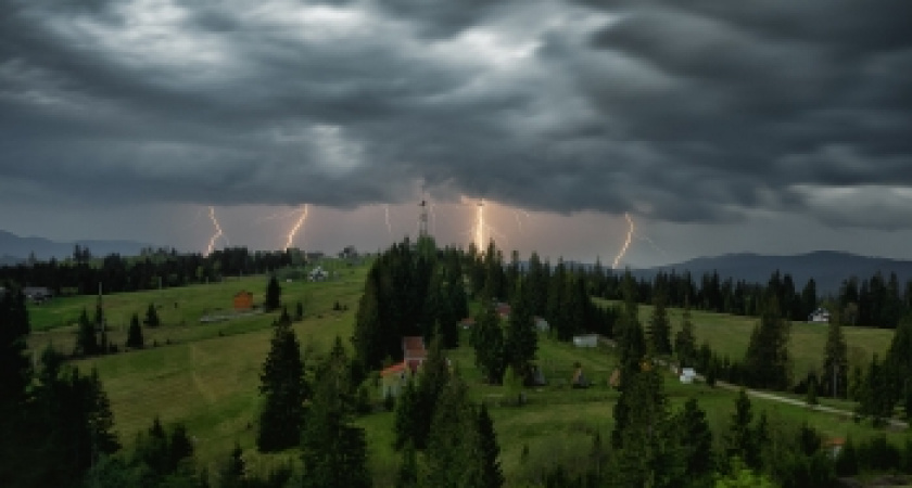 На востоке Оренбуржья пройдет гроза