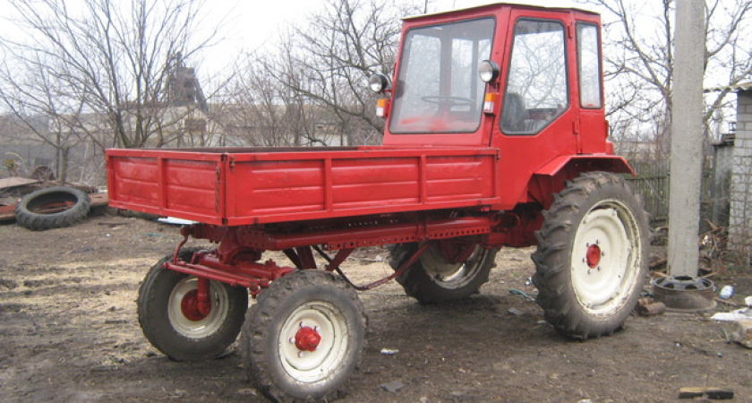 В Тоцком районе 15-летний школьник перевернулся на тракторе