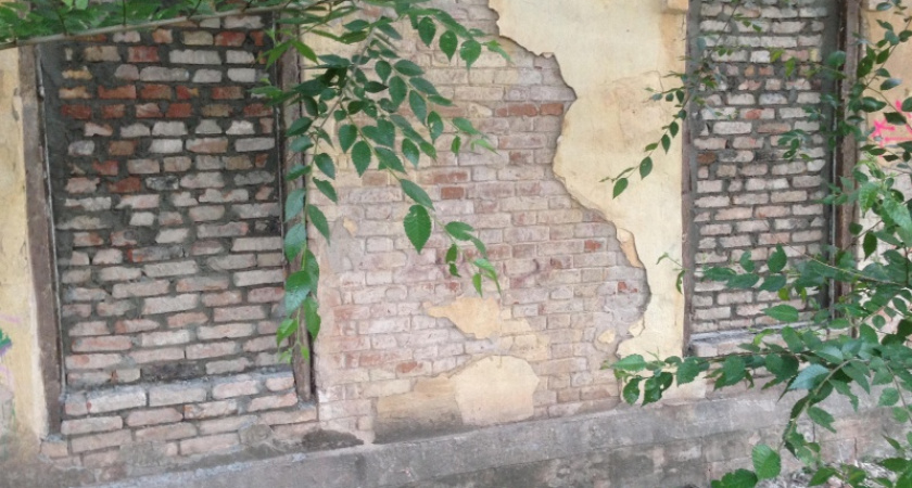 Фото дня: Михайловские казармы взяли под охрану