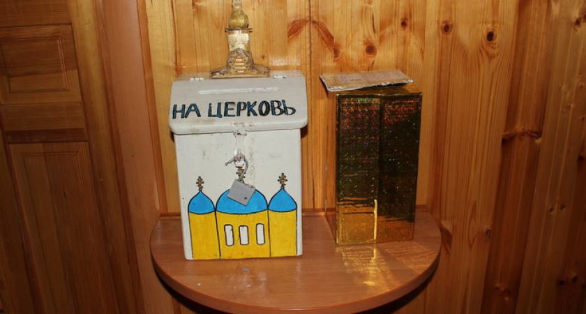 В Абдулинском районе из церкви украли пожертвования