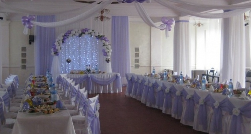 В Орске на свадебном банкете в кафе отравились пять гостей и невеста