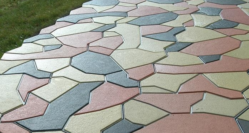 54-летняя бузулучанка похитила бордюрную плитку