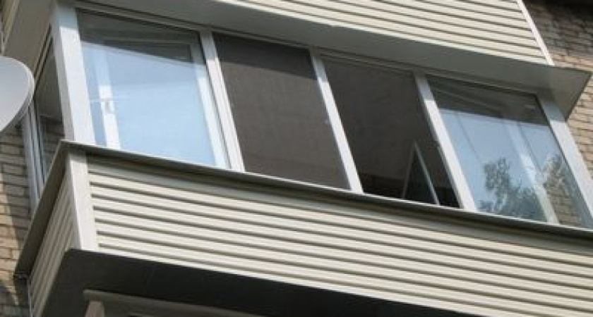 Пьяный орчанин упал с балкона на четвертом этаже и остался жив