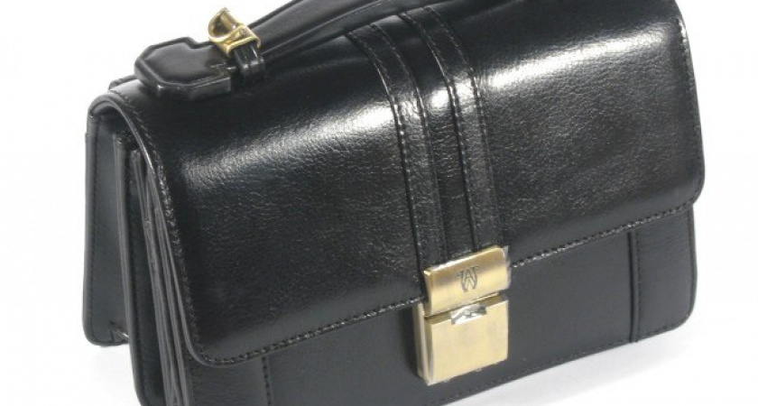 В Оренбурге студентка вуза украла у парня барсетку