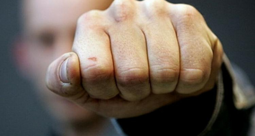 В Оренбурге любитель громкой музыки ударил полицейского