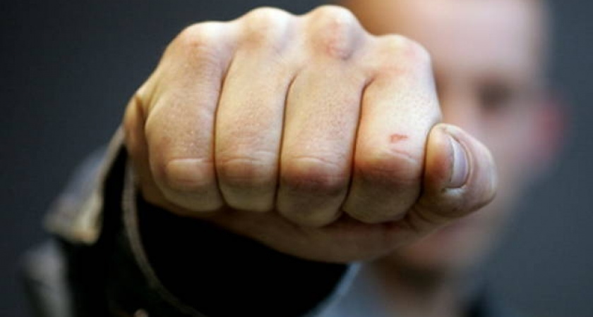 Оренбуржец, напавший на полицейского на детской площадке, предстанет перед судом