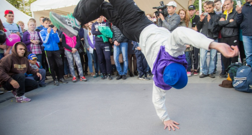 Жители Оренбурга зажгли свет мобильных перемен вместе с Tele2