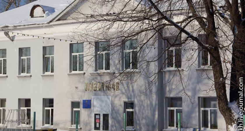 В оренбургской школе обрушился навесной потолок