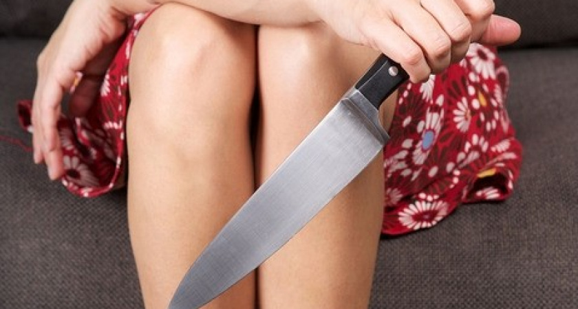 В Абдулино собутыльник "помог" женщине на спор порезать вены