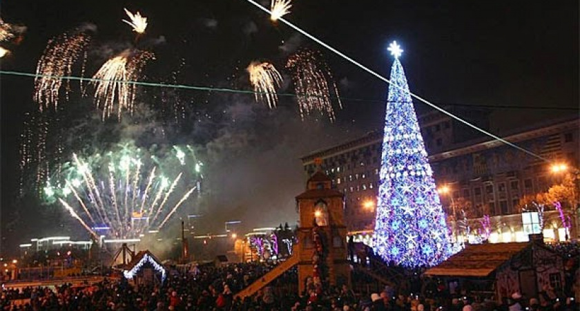 В Оренбурге с 23 декабря открываются новогодние елки
