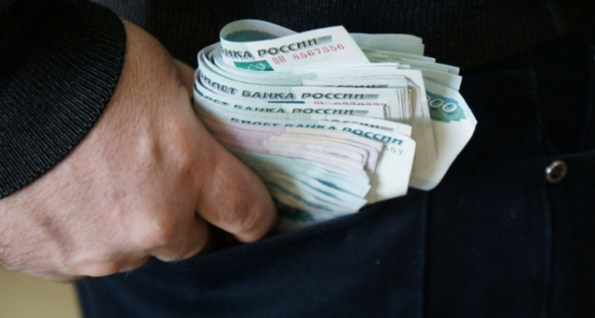 В Оренбурге судебный пристав присваивал себе деньги должников