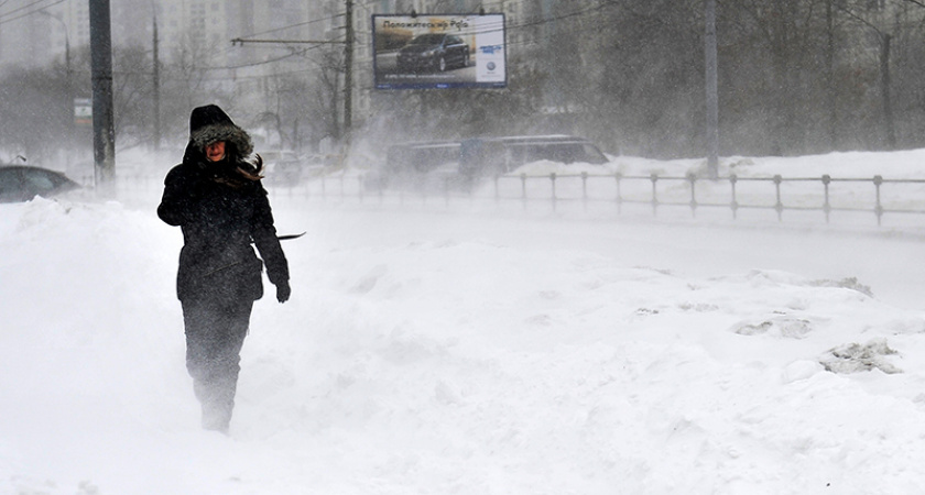 Синоптики: сегодня в Оренбуржье ожидается усиление ветра до 19 м/с, на дорогах гололедица