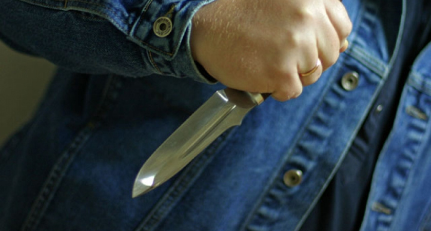 В Кваркенском районе сын грозил матери расправой, угрожая ножом