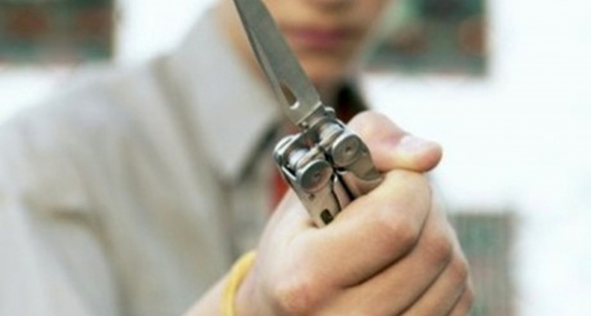 В Соль-Илецке разбушевавшийся покупатель угрожал посетителям магазина