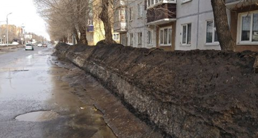 Фото дня: непроходимый барьер на улицах Оренбурга