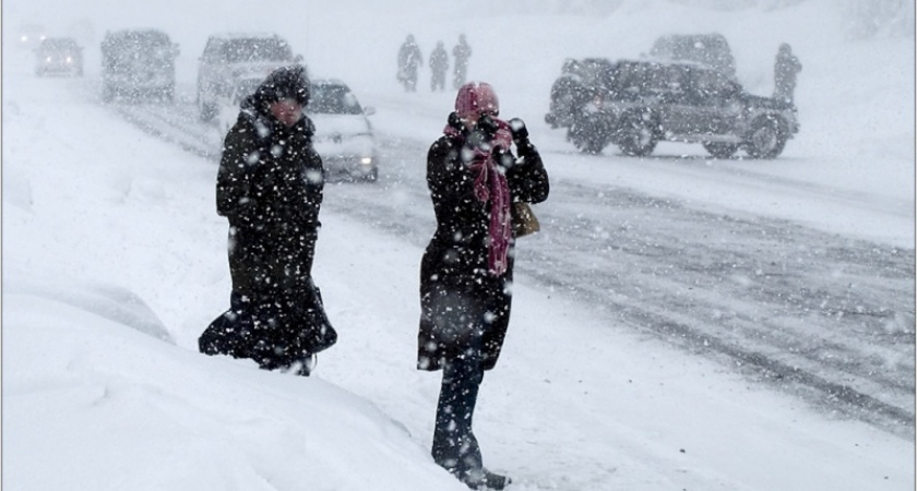 В Оренбуржье бушует непогода: снегопад, метель и снежные заносы