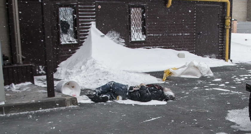 В Орске мужчина насмерть замерз в снегу