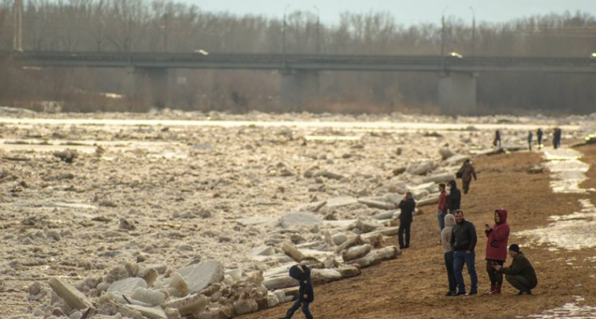 Фото дня: на Урале тронулся лед
