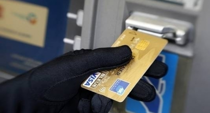 У жительницы Кваркенского района мошенники с банковской карты похитили около 30 тысяч рублей