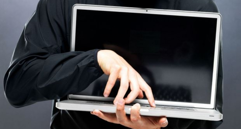 В Оренбурге педагог похищал ноутбуки, чтобы делать ставки на спорт