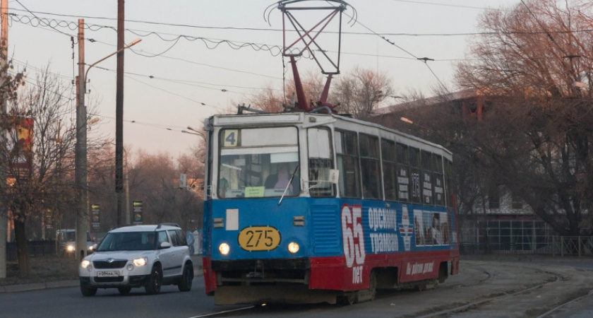 В Орске водитель трамвая получил ожоги рук