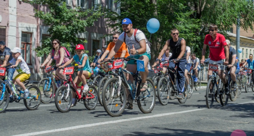 Тысячи велосипедистов проехали по улицам Оренбурга