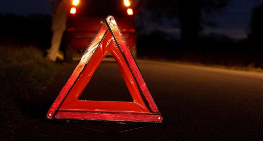 На трассе Оренбург-Самара пьяный мужчина разбился на угнанном автомобиле