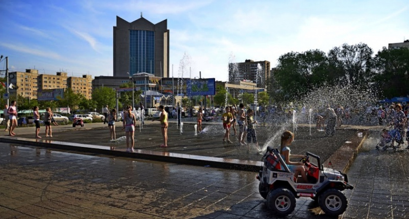 Роспотребнадзор: купаться в фонтанах опасно для здоровья!